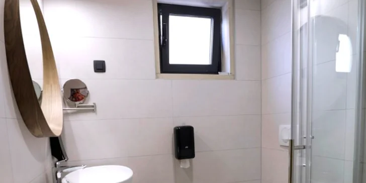 Moderné apartmány a štúdiá na Makarskej riviére: pobyt s raňajkami