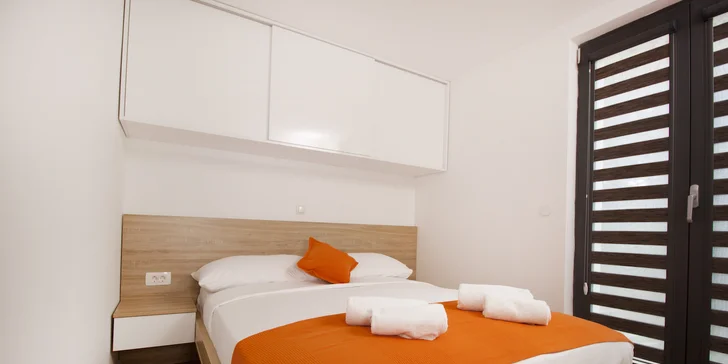 Až 15 dní na Makarskej riviére: plne vybavené apartmány pri mori až pre 6 osôb