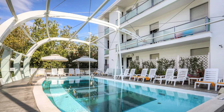 Dovolenka v talianskom Riccione: 4* hotel s raňajkami, bazénom a saunou, 150 m od pláže