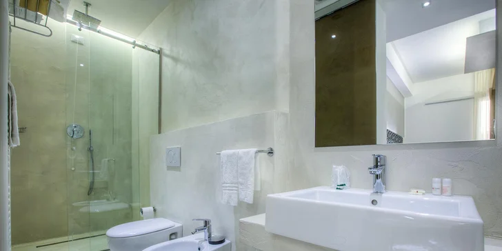Dovolenka v talianskom Riccione: 4* hotel s raňajkami, bazénom a saunou, 150 m od pláže