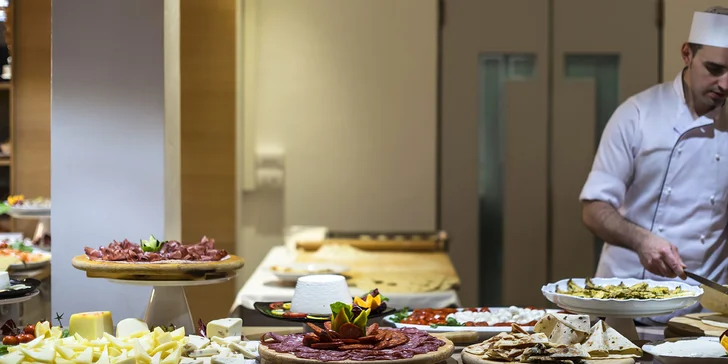 Dovolenka v talianskom Riccione: 4* hotel s raňajkami, bazénom a saunou, 150 m od pláže