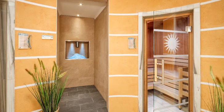 Pobyt so stravou a neobmedzeným wellness v srdci rakúskych Álp: útulný hotel s prekrásnymi výhľadmi na hory