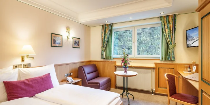 Pobyt so stravou a neobmedzeným wellness v srdci rakúskych Álp: útulný hotel s prekrásnymi výhľadmi na hory