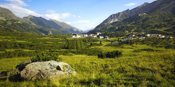 Pobyt s raňajkami a neobmedzeným wellness v srdci rakúskych Álp: hotel s výhľadom na hory