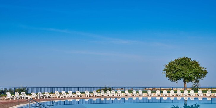 Apartmány v Istrii: ubytovanie na pláži, bazény a multifunkčné ihriská