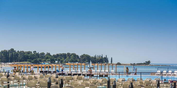 Apartmány v Istrii: ubytovanie na pláži, bazény a multifunkčné ihriská