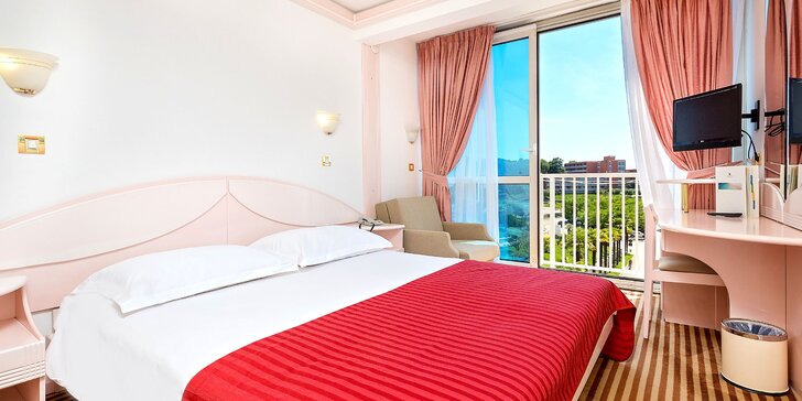 Chorvátska Istria: 3* hotel v meste Poreč iba 150 m od pláže, bazén a all inclusive