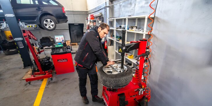 Výmena kolies či prezutie letných pneumatík na zimné a kontrola auta