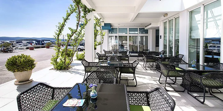 Chorvátske letovisko Biograd na Moru: 4* hotel pri pláži, luxusné wellness a raňajky