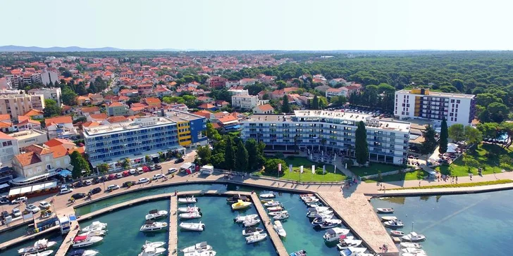Chorvátske letovisko Biograd na Moru: 4* hotel pri pláži, luxusné wellness a raňajky