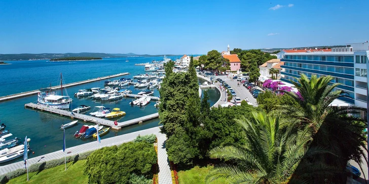Chorvátske letovisko Biograd na Moru: 4* hotel pri pláži, luxusné wellness a raňajky