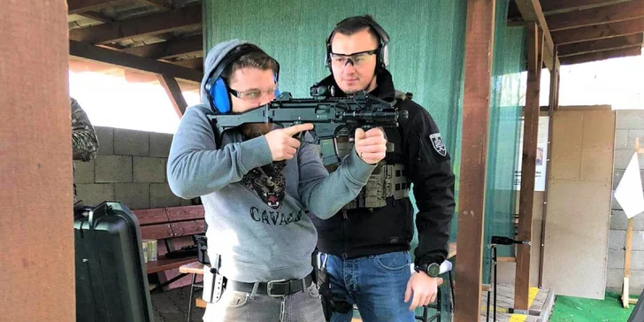 Vyskúšajte si streľbu zo zbraní podľa vlastného výberu až na 3 strelniciach
