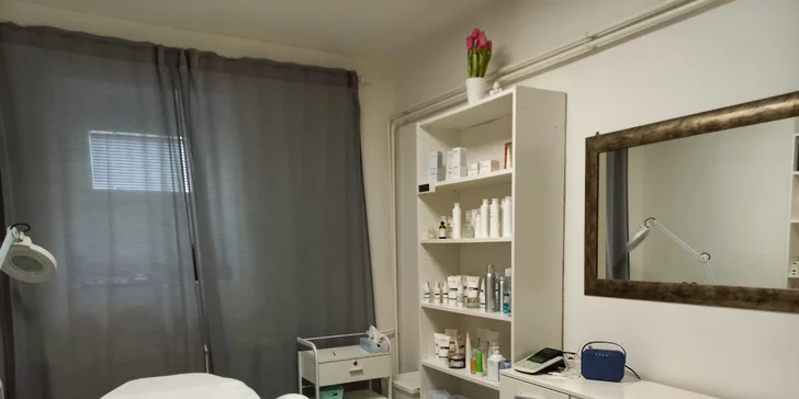 Hĺbkové ošetrenie pleti, ošetrenie s masážou, mikrodermabrázia či chemický peeling