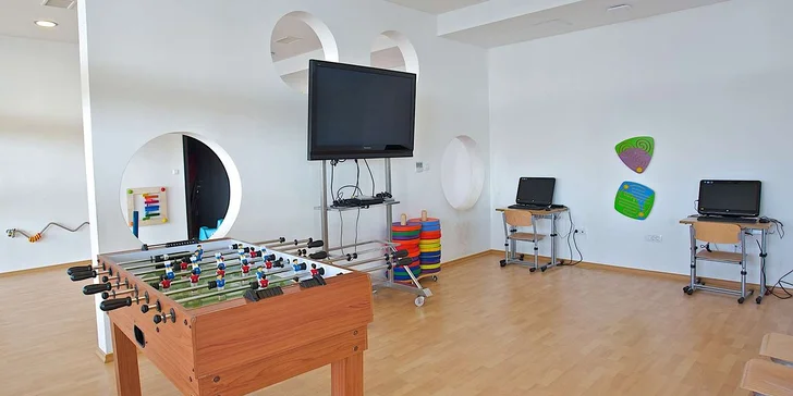 4* apartmánový rezort v letovisku Pula: 200 m od pláže, bazén, tobogán