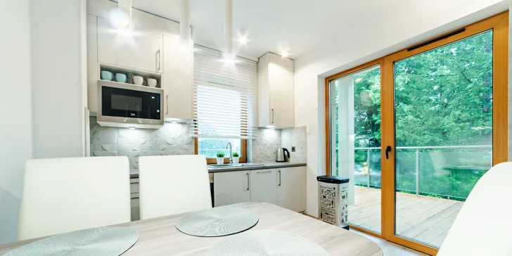 Jarný alebo letný pobyt v Karpaczi až pre 4 osoby: moderné apartmány s kuchynkou