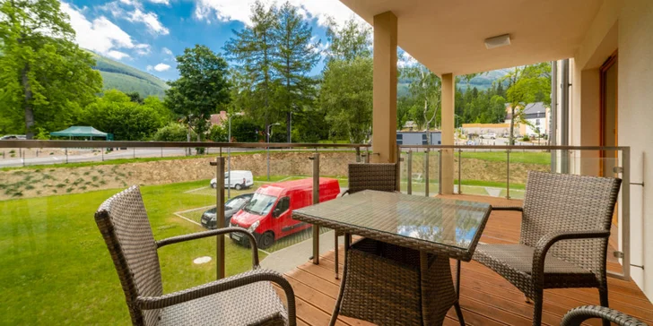 Jarný alebo letný pobyt v Karpaczi až pre 4 osoby: moderné apartmány s kuchynkou