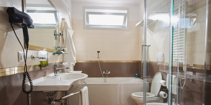 4* pobyt v talianskom Rimini: hotel 2 min. chôdze od pláže, bazén s vírivkou a bohaté raňajky