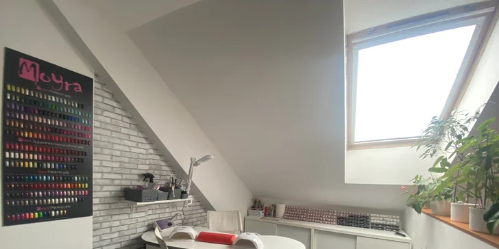 Krásne nechty na rukách i nohách – manikúra s gél lakom či gélové nechty