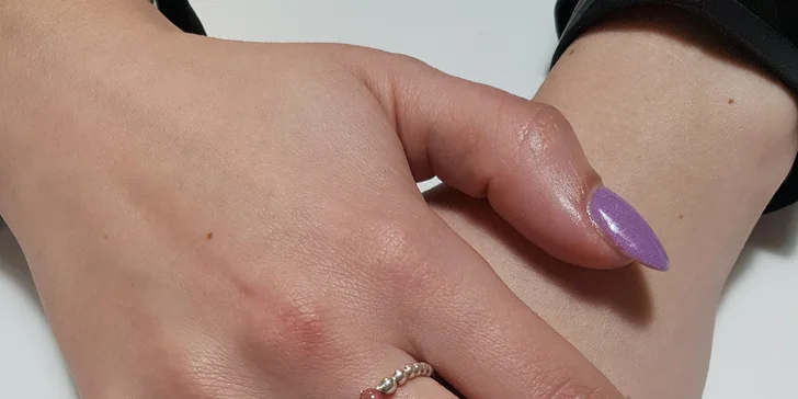 Krásne nechty na rukách i nohách – manikúra s gél lakom či gélové nechty