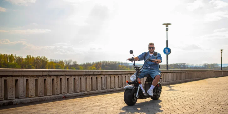 Spoznajte Bratislavu na elektrickom skútri
