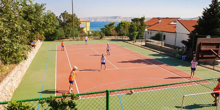 Chorvátsko all inclusive: hotel len 50 metrov od pláže, wellness a atrakcie pre deti