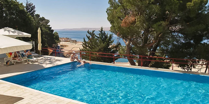 Chorvátsko all inclusive: hotel len 50 metrov od pláže, wellness a atrakcie pre deti