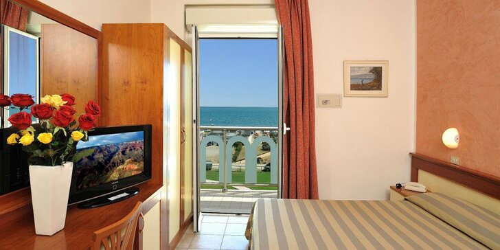 3* pobyt v Taliansku pre celú rodinu: ubytovanie s polpenziou plus, hotel priamo pri pláži