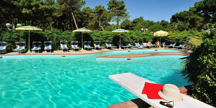3* pobyt v Taliansku pre celú rodinu: ubytovanie s polpenziou plus, hotel priamo pri pláži
