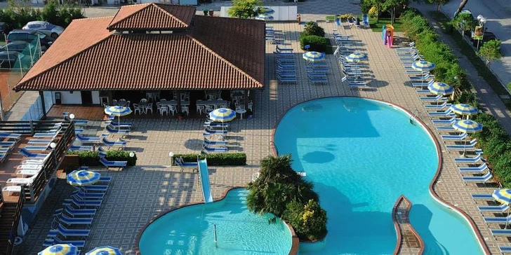 3* pobyt v Taliansku pre celú rodinu: ubytovanie s polpenziou plus, hotel priamo pri pláži