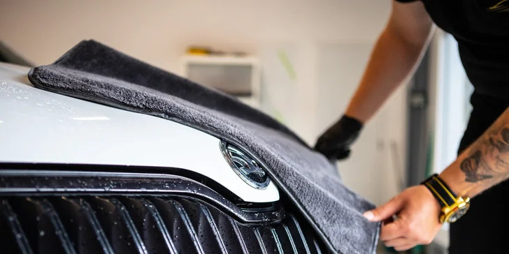 Detailné čistenie, voskovanie karosérie či letná údržba auta