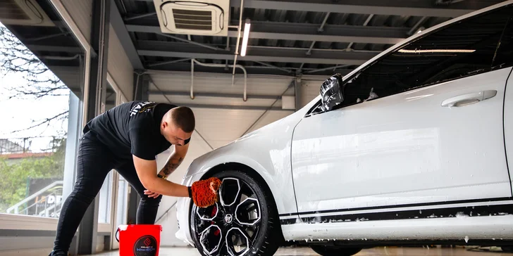Detailné čistenie, voskovanie karosérie či letná údržba auta