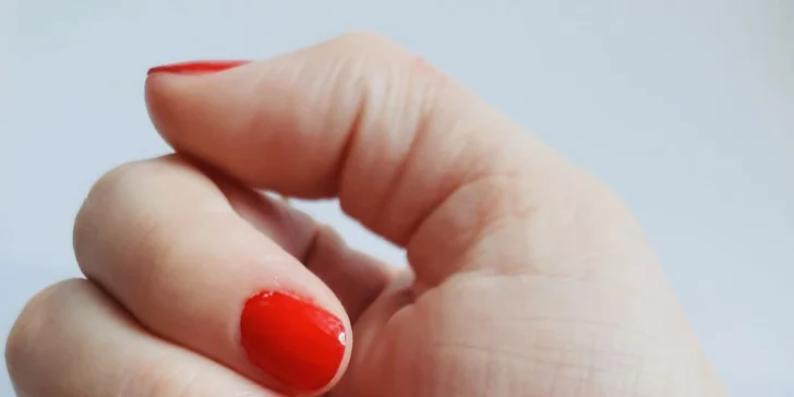 Japonská manikúra, gél lak alebo pedikúra s reflexnou masážou chodidiel