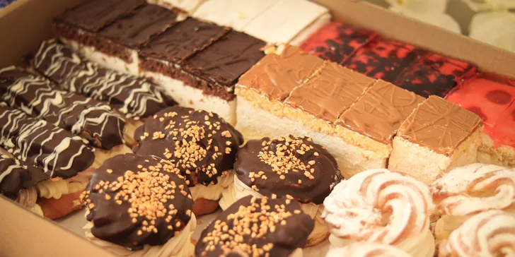 Lahodné zákusky či torta z cukrárne Fajnotka až ku vám domov!