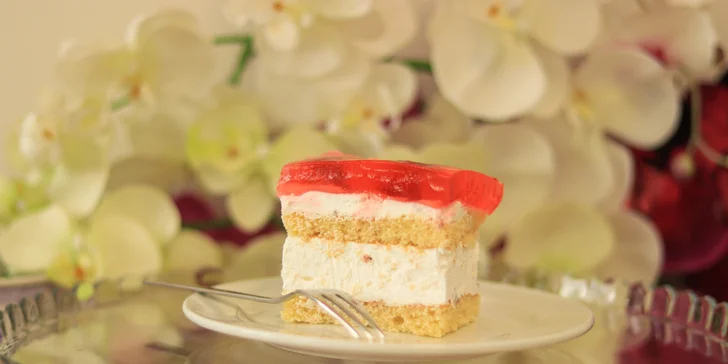 Lahodné zákusky či torta z cukrárne Fajnotka až ku vám domov!