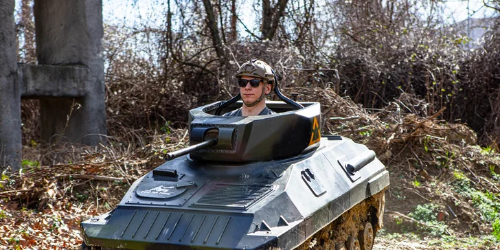 Zažite adrenalínovú jazdu na MINI TANKU aj so streľbou