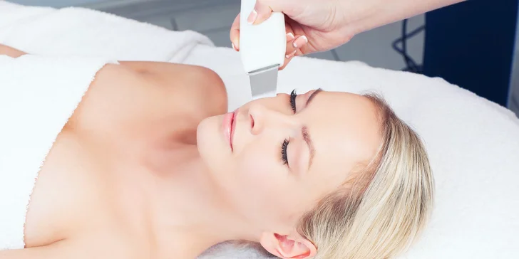 Omladzujúce a skrášľujúce ošetrenia pleti či Lash lift a botox mihalníc v salóne Estee