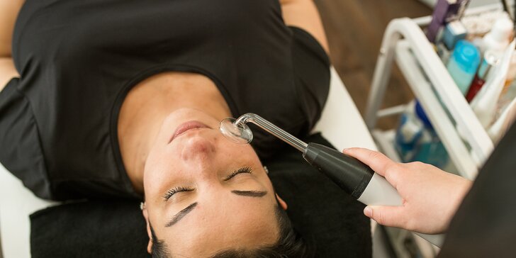 Hĺbkové čistenie, ozón i hydratačné ošetrenie pleti s ultrazvukovou masážou