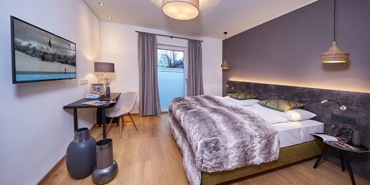 Dovolenka v rakúskom Zell am See: hotel v centre mesta, strešná terasa a raňajky