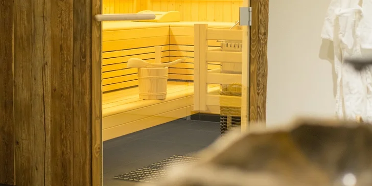 Dovolenka v rakúskom Zell am See: hotel v centre mesta, strešná terasa a raňajky