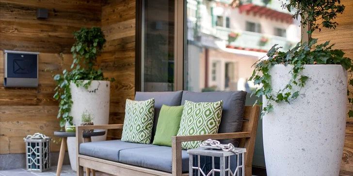 Dovolenka v rakúskom Zell am See: hotel v centre mesta, strešná terasa a raňajky