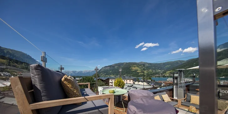 Dovolenka v rakúskom Zell am See: hotel v centre mesta, strešná terasa a raňajky