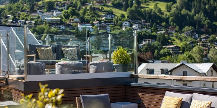 Dovolenka v rakúskom Zell am See: hotel v centre mesta, strešná terasa a raňajky