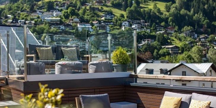 Dovolenka v rakúskom Zell am See: hotel v centre mesta, strešná terasa a raňajky