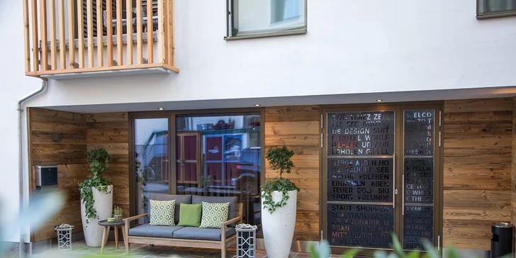 Dovolenka v rakúskom Zell am See: hotel v centre mesta, strešná terasa a raňajky