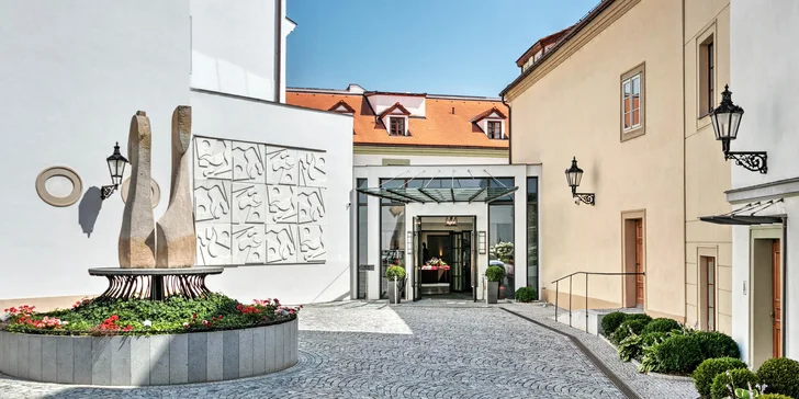 Luxusný pobyt v Prahe: hotel v kláštore na Malej Strane, raňajky a vstup do wellness