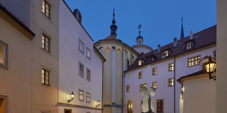 Luxusný pobyt v Prahe: hotel v kláštore na Malej Strane, raňajky a vstup do wellness