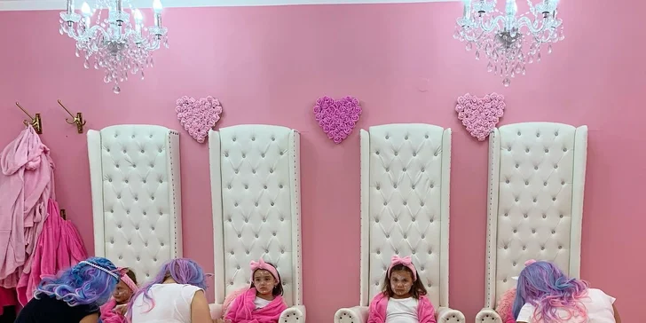 Narodeninová oslava so skrášľovacím programom pre malé slečny v PINK SPA