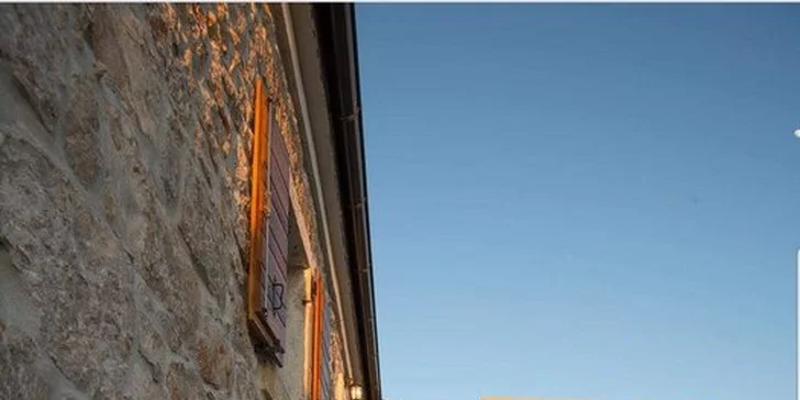 Slnečné Chorvátsko na 8 dní s polpenziou v luxusnej Ville Starigrad len 50 m od mora