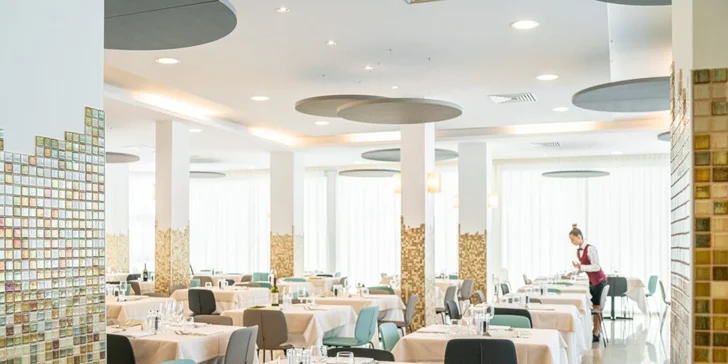Letná dovolenka v Bibione: 3* hotel len 50 m od mora, s bazénom a raňajkami