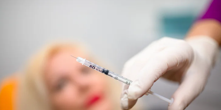 Dokonale hladká a vypnutá pleť bez vrások vďaka aplikácii botoxu